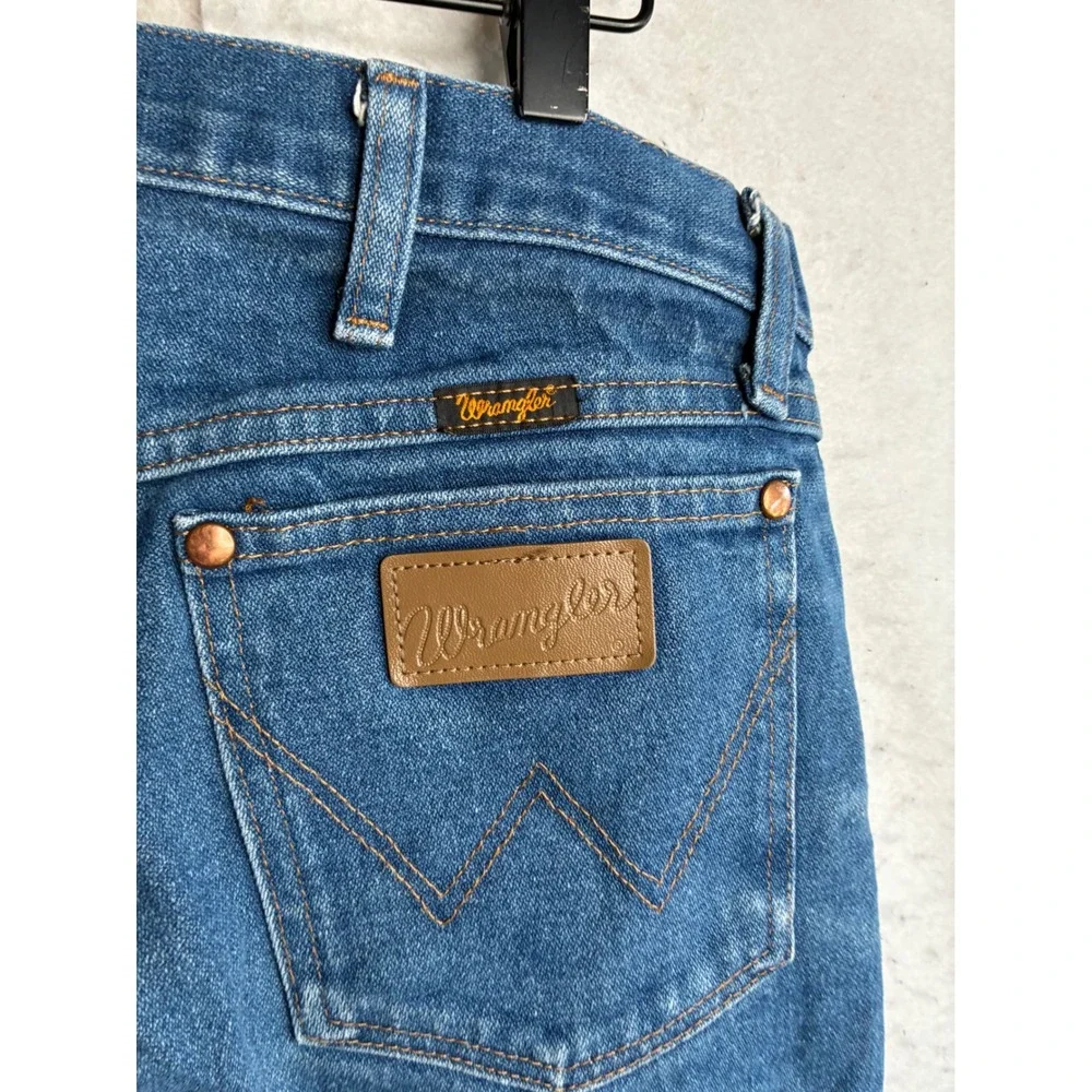 Wrangler Cowboy Cut Mens 35x30 Medium Wash Blue Denim Straight Leg Jeans A201
